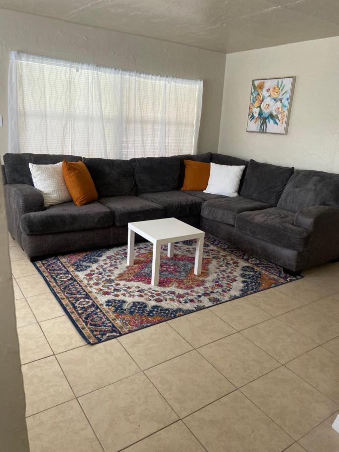 Comfy Inn St. Petersburg Luaran gambar