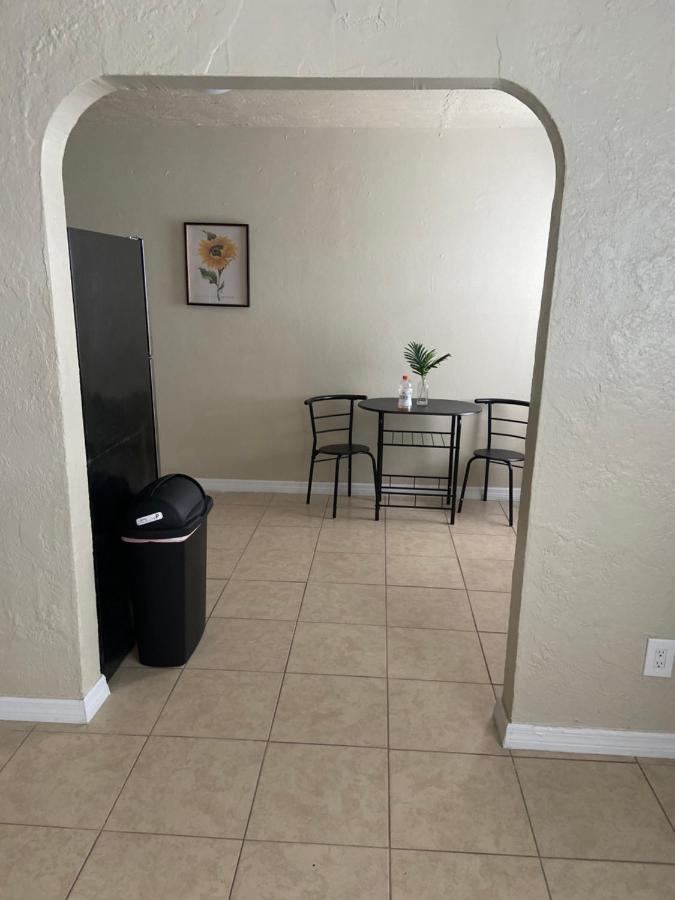 Comfy Inn St. Petersburg Luaran gambar