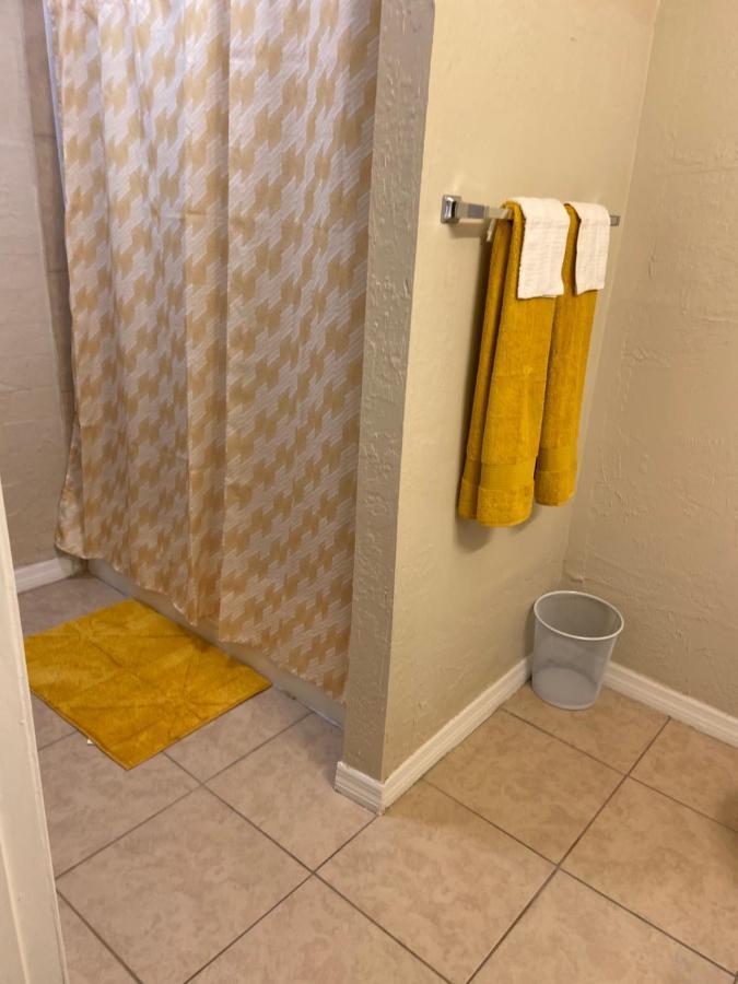 Comfy Inn St. Petersburg Luaran gambar